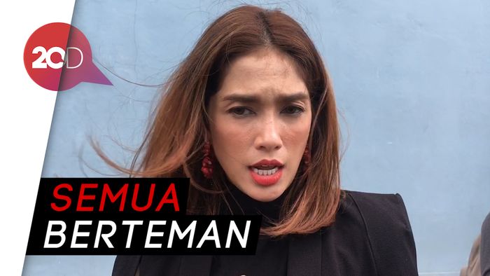 Ussy Harap Luna Maya dan Syahrini Bisa Bahagia