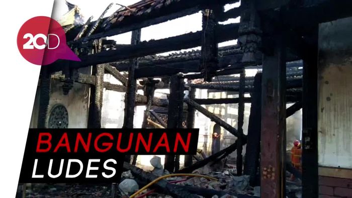 Jejak Keganasan Api di Kelenteng Tay Kak Sie yang Tewaskan Penjaga