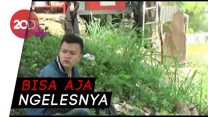 Aksi Pemotor Hindari Razia, dari Jongkok Hingga Pura-Pura Mancing