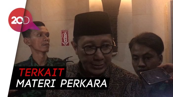Menag Masih Enggan Bicara Soal Duit di Ruang Kerjanya