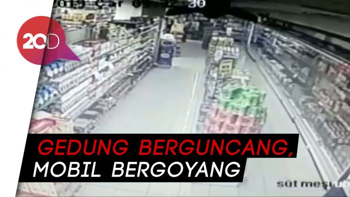 Rekaman CCTV Efek ‘Mengerikan’ Gempa M 5,6 di Turki 