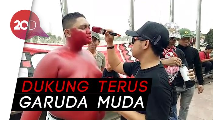Mereka yang Setia Menemani Timnas Indonesia
