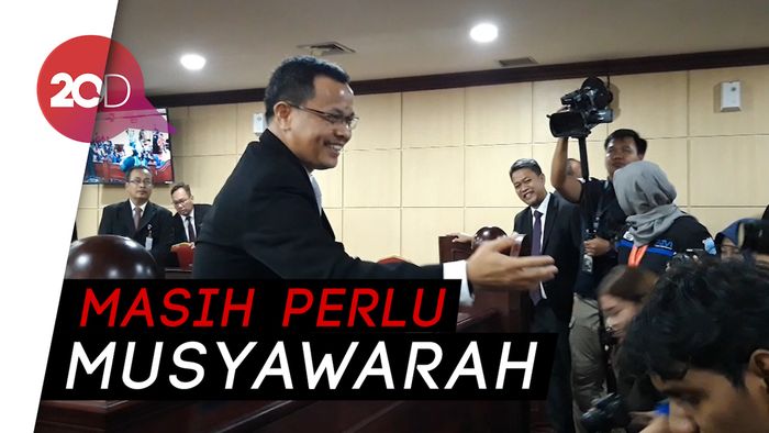 Musyawarah Alot, MK Tunda Pemilihan Wakil Ketua