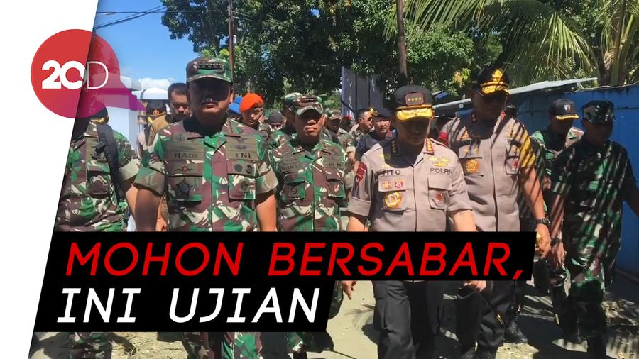Kompak! Panglima TNI-Kapolri Beri Bantuan Korban Banjir Sentani