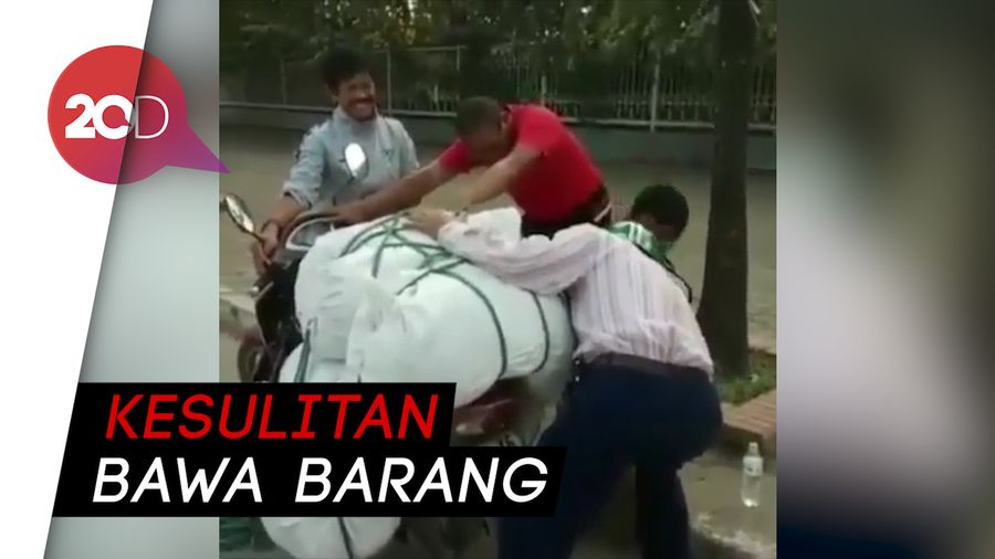  Viral! Aksi Indra Sjafri Bantu Driver Ojol di Vietnam