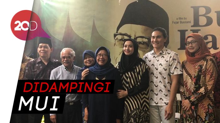 Perankan Tokoh Buya Hamka, Vino G. Bastian Belajar Bahasa Arab