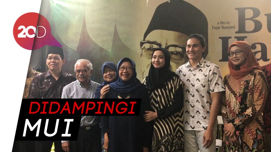 Perankan Tokoh Buya Hamka, Vino G. Bastian Belajar Bahasa Arab