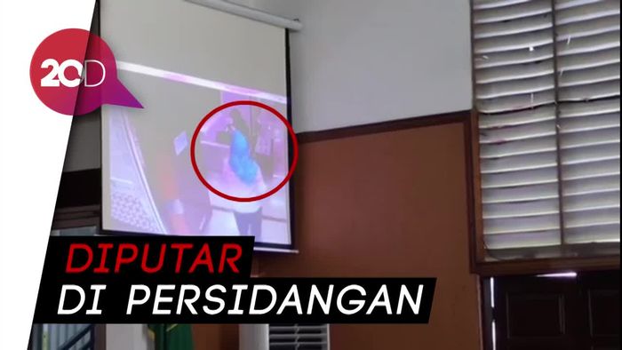 Detik-detik Ratna Sarumpaet di RS Bina Estetika Terekam CCTV