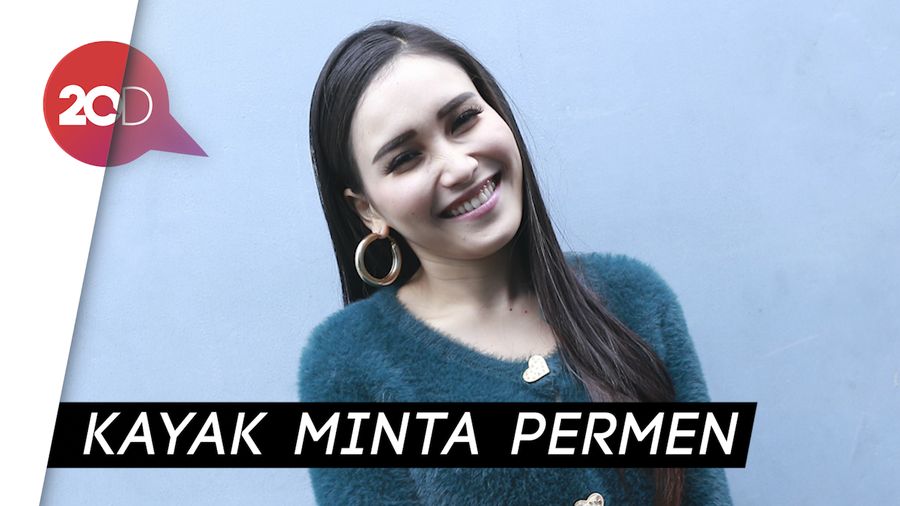 Ayu Ting Ting Bingung Anaknya Minta Papa Terus