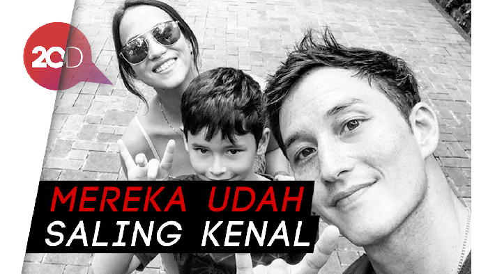 Cie... Mike Lewis Dapet Restu dari Anak Buat Nikah Lagi