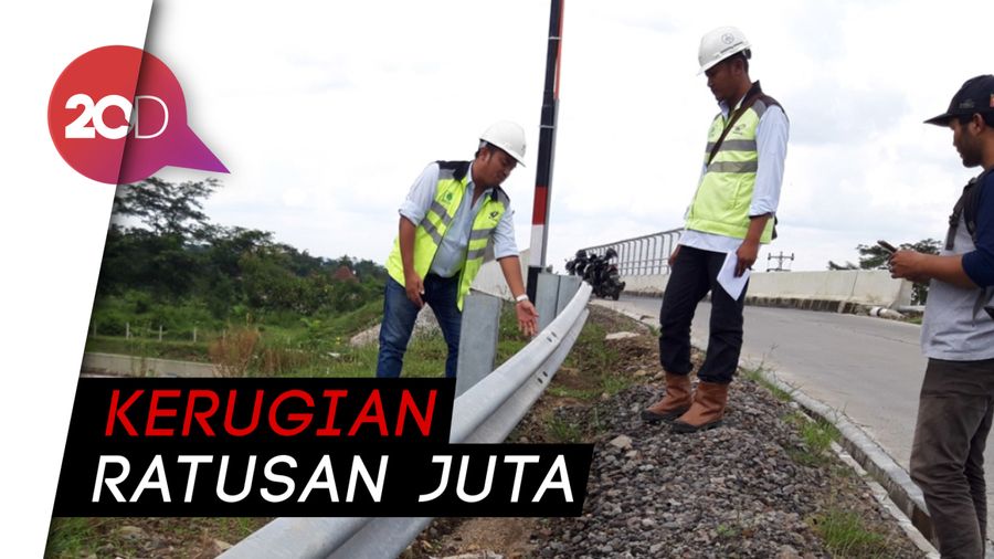 Waduh! Tiang Pengaman Tol Salatiga-Kartasura Raib Dicuri