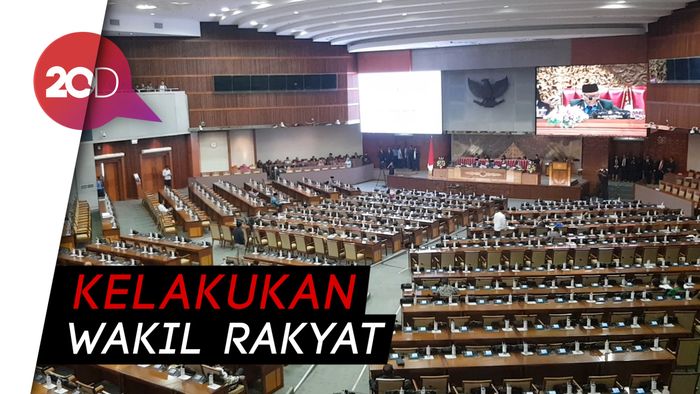 Banyak Bangku Kosong di Sidang Paripurna