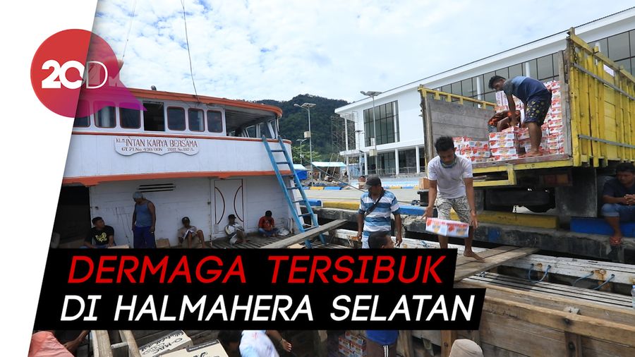 Geliat Kesibukan Pelabuhan Babang