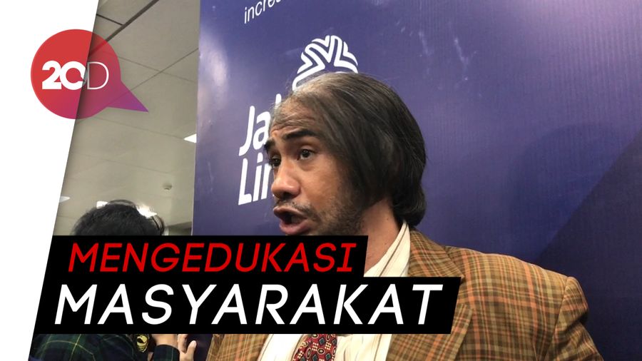 Keseruan Reza Bossman Rahadian Sapa Pengguna MRT