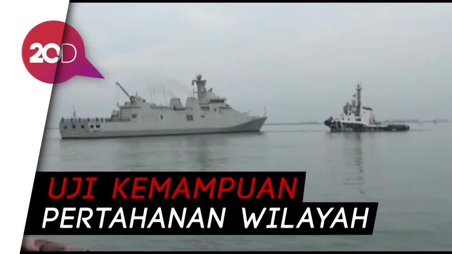 Ketika Kapal Siluman Latihan Bareng Sukhoi di Makassar