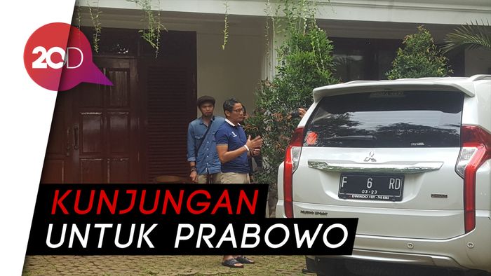 Jelang Debat Capres, Sandi Sowan ke Kediaman Prabowo
