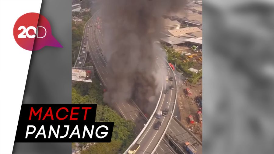 Si Jago Merah Lahap Permukiman Liar di Bawah Tol Pluit