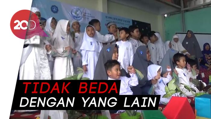 Peringati Hari Kesadaran Autis, Siswa ABK Bermain Bersama