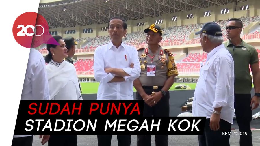 Tinjau Stadion Papua Bangkit, Jokowi: Fokus jadi Provinsi Sepakbola dan Atletik