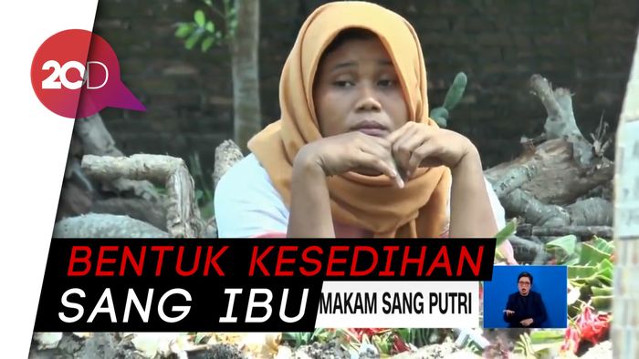 Cerita Pilu Seorang Ibu yang Tidur di Makam Putrinya
