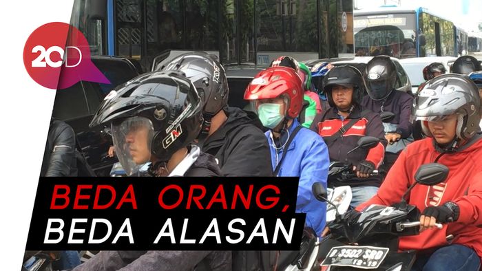 Motoran Sambil Merokok Didenda Rp 750 Ribu, Setuju Nggak?