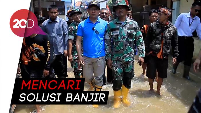 Tinjau Banjir Dayeuhkolot, Ridwan Kamil Dilabrak Warga
