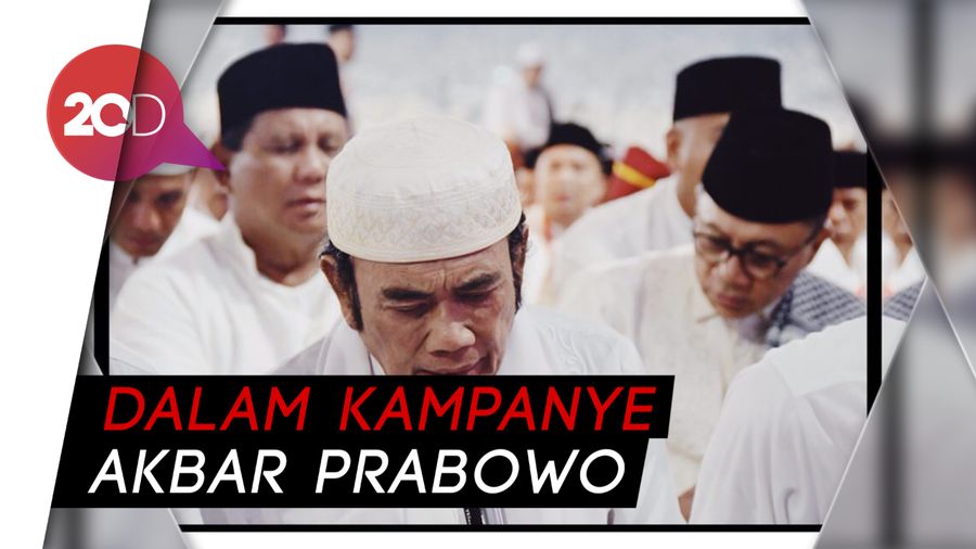 Tak Ketinggalan Raja Dangdut Rhoma Irama Ikut Salat Subuh di GBK