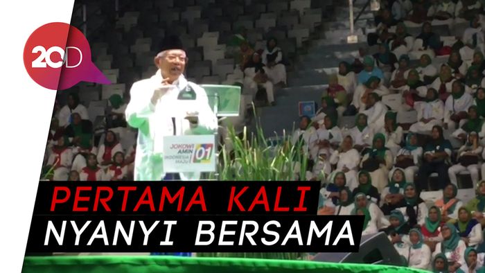Saat Maruf Amin Nyanyi Bareng Emak-emak Majelis Taklim