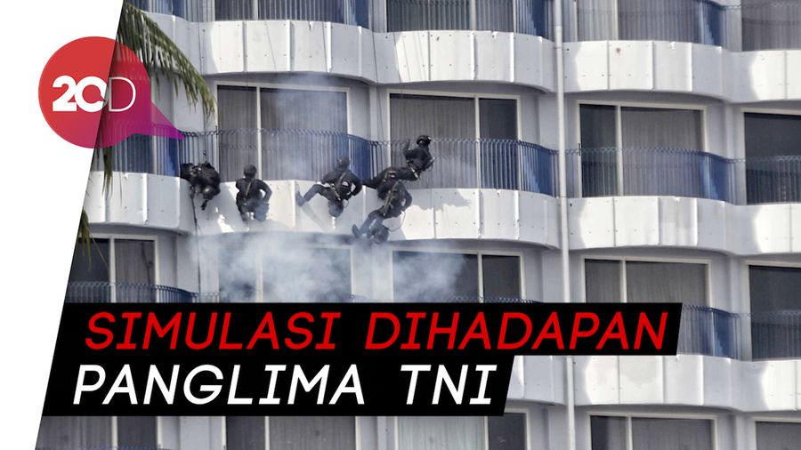 Menegangkan! TNI Simulasi Pembebasan Sandera Teroris di Jakut