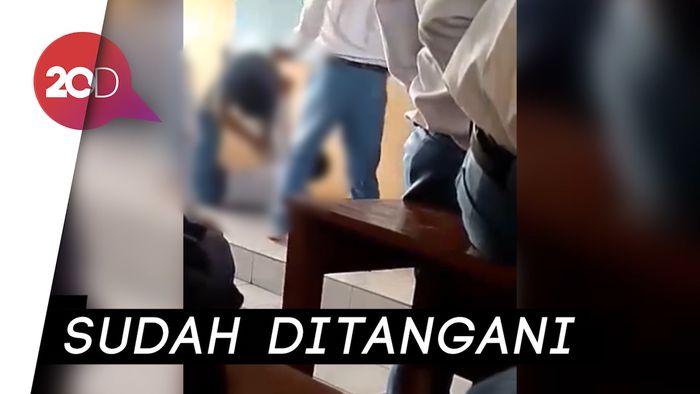 Viral! Guru Banting Siswa di Bojonegoro