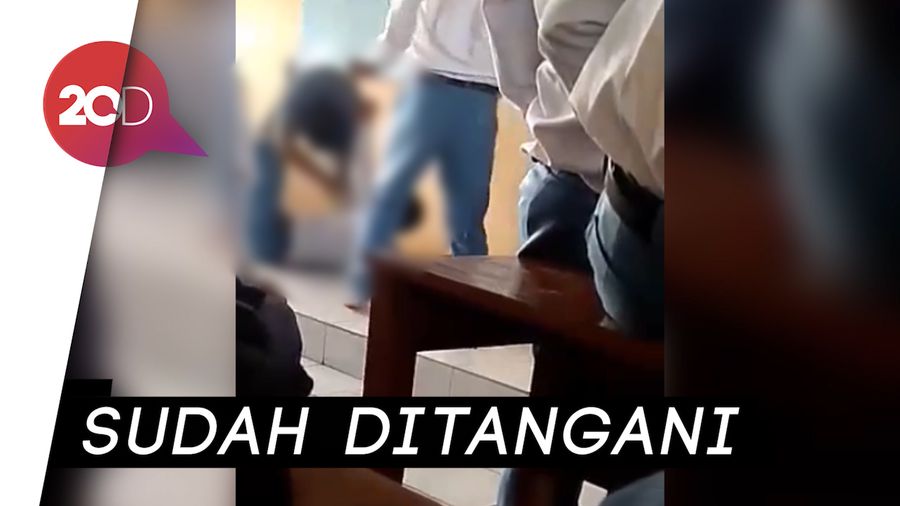 Viral! Guru Banting Siswa di Bojonegoro