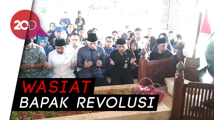 Ziarah ke MBK, AHY: Revolusi Harus Kembali ke Relnya