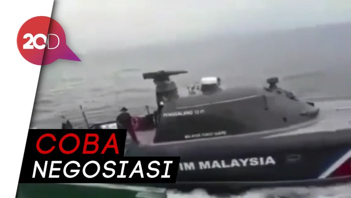 Kapal Patroli Indonesia Diteror Pasukan Malaysia saat Tangkap Ilegal Fishing