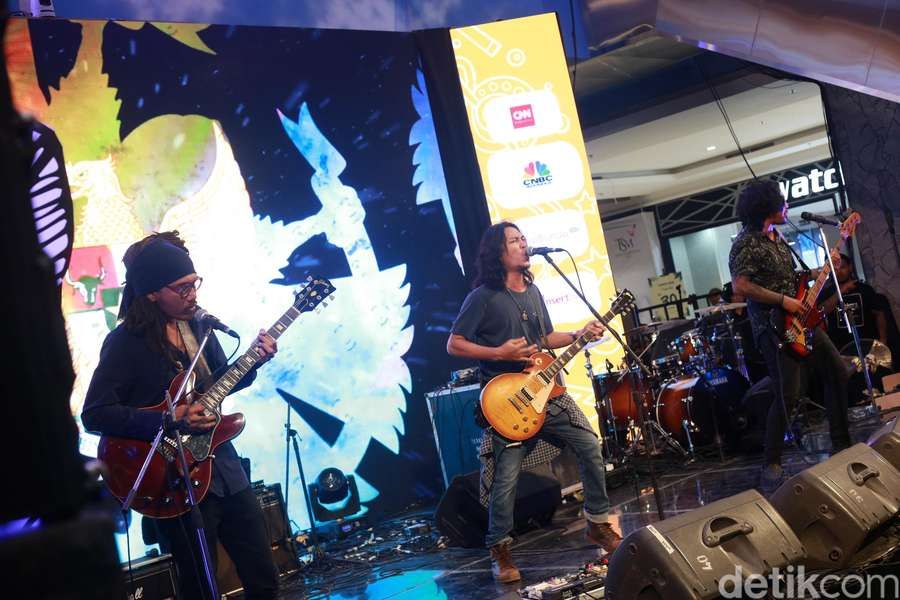 Bawakan Mafia Hukum Navicula Tampil Energik dan Bersemangat