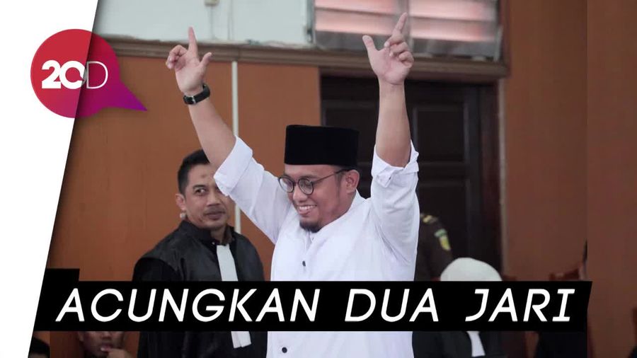 Gaya Dahnil Salam 2 Jari di Sidang Ratna Sarumpaet