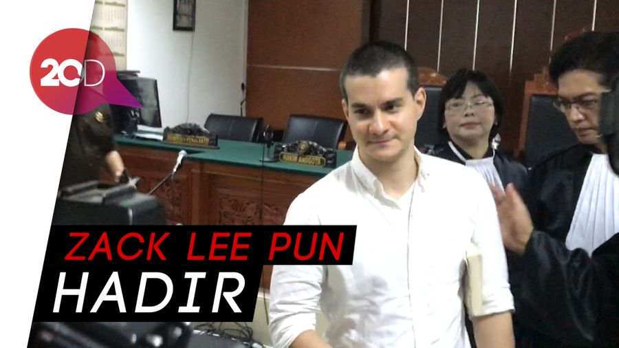 Akhirnya Keluarga Hadir Dampingi Steve Emmanuel di Persidangan