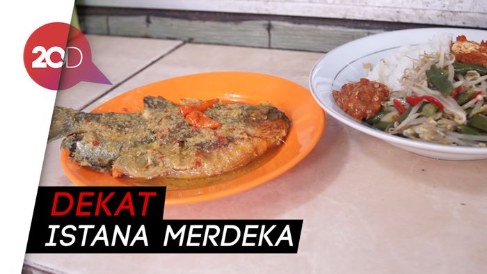 Melihat Warteg Mama Iyah yang Jadi Langganan Para Menteri