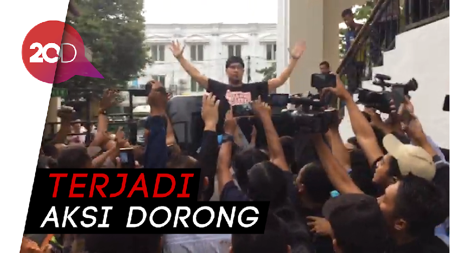 Sempat Terjadi Kericuhan Usai Persidangan Ahmad Dhani
