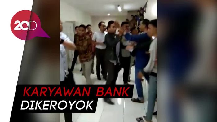 Video Adu Pukul di Bank Swasta Makassar Gegara Kredit Mobil Menunggak