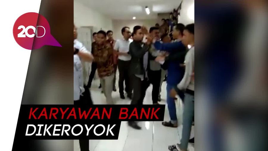 Video Adu Pukul di Bank Swasta Makassar Gegara Kredit Mobil Menunggak