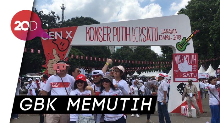 Suasana GBK Jelang Konser Putih Bersatu