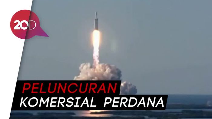 SpaceX Sukses Daratkan 3 Booster Roket Terkuat Sedunia