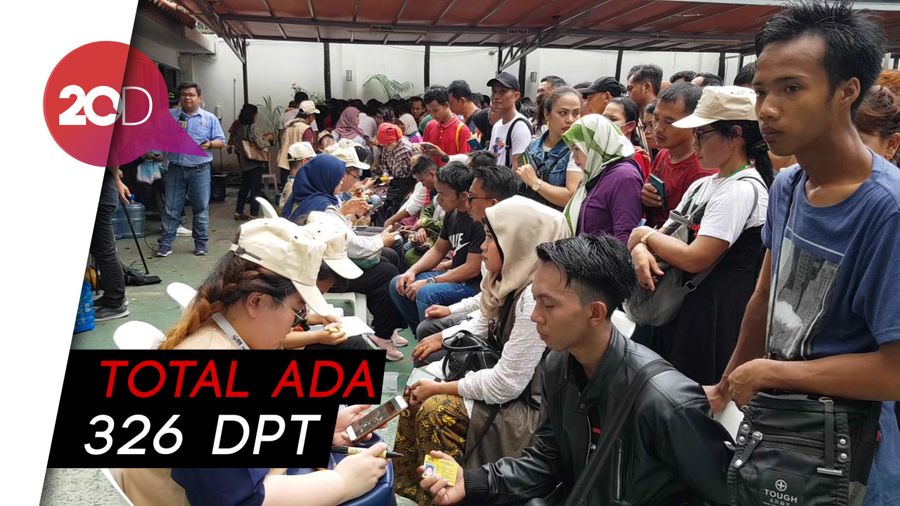 Berdatangan Sejak Pagi, Pemilih di India Cukup Tinggi