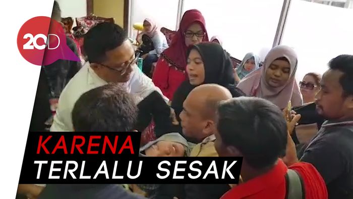 Saking Ramainya, Pencoblos di TPS Malaysia Sampai Pingsan