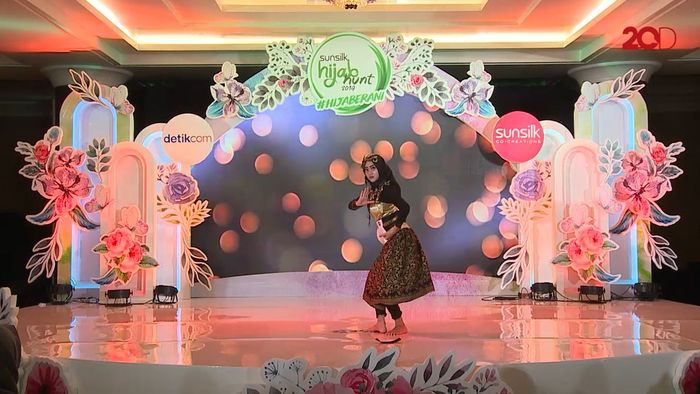 Nela Dahlia Jaipongan di Audisi Hari Kedua - Sunsilk Hijab Hunt 2019 Bandung