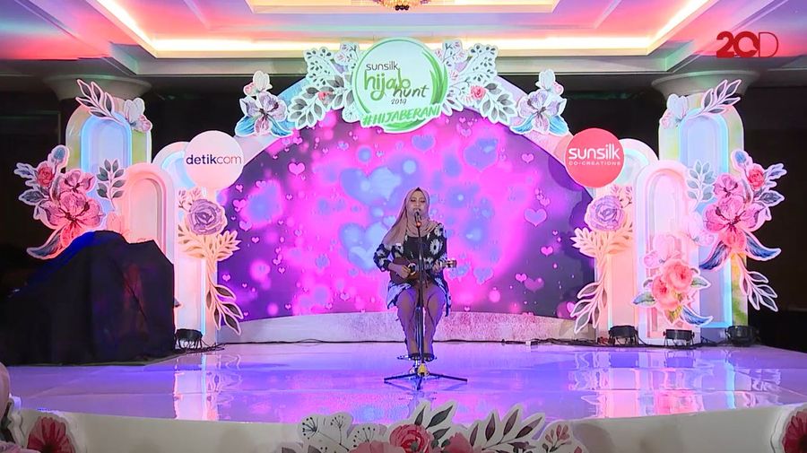 Manis! Endah dengan Ukulelenya - Sunsilk Hijab Hunt 2019 Bandung