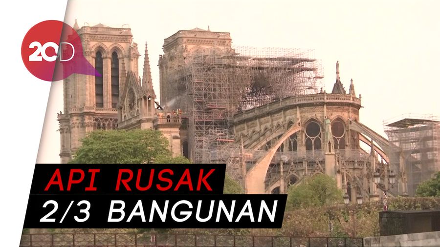 8 Jam Kebakaran di Katedral Notre-Dame Berhasil Dipadamkan