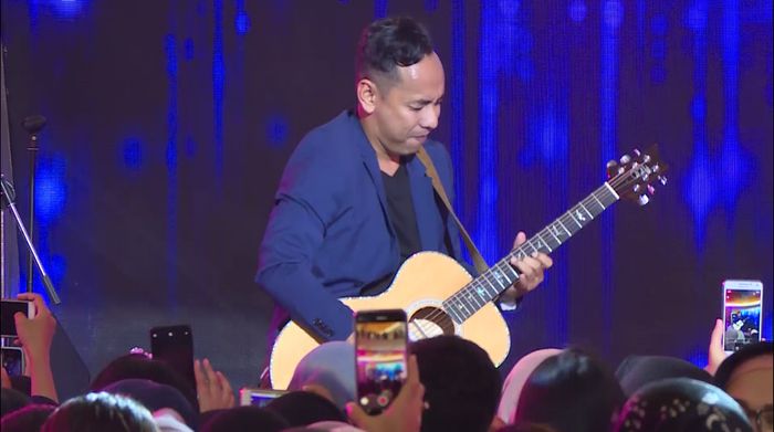 Pengunjung Diajak Setia oleh Pongki Barata