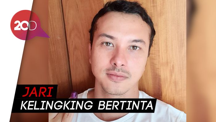 Bikin Heboh! Nicholas Saputra Posting Foto Selfie Pertama Kali!