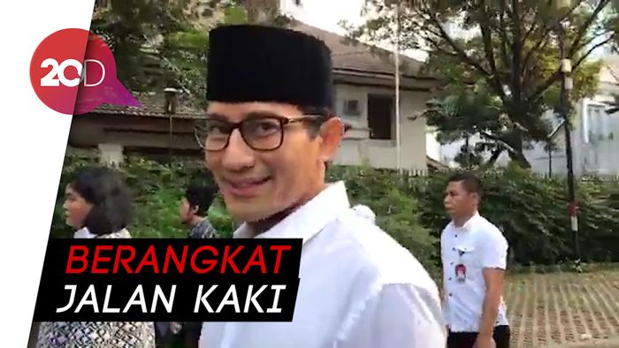 Sebelum ke TPS, Sandiaga Sowan ke Rumah Orang Tua